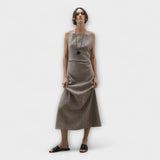 Clara - Graubraunes fliessendes Leinen-Maxikleid