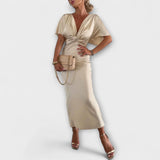 Sable - Schwarzes Satin-Maxikleid mit Knotendetail