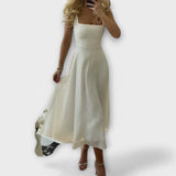 Elegantes cremefarbenes ärmelloses Kleid
