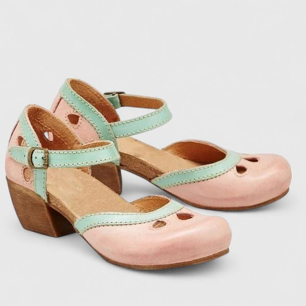 Klothilde - Sandalen mit Nieten in Blau