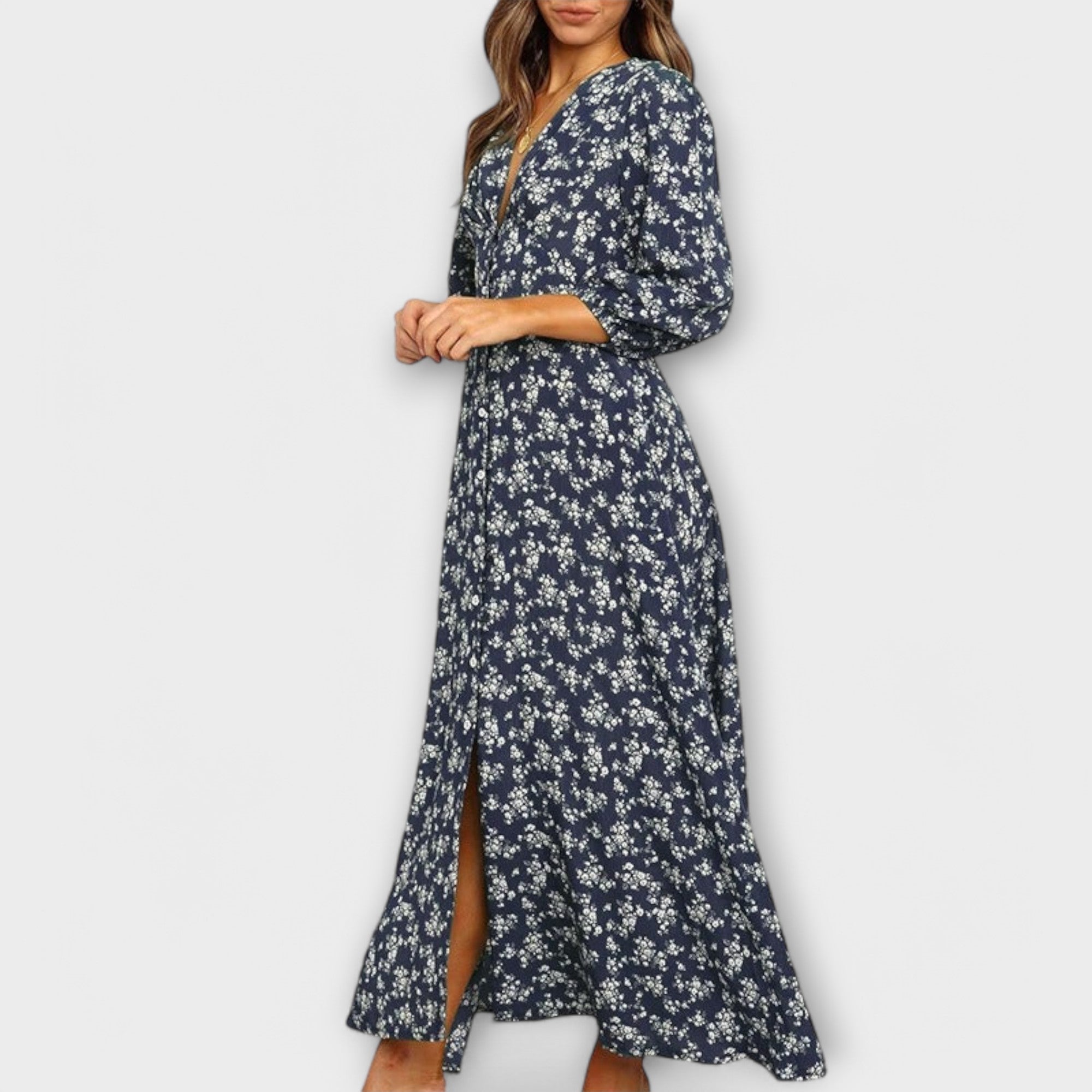 Blau-weisses Maxikleid mit Blütenmuster