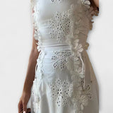 Éliora - Weisses Maxikleid mit Spitzenblumenmuster