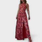 Nortrud - Rotes rückenfreies Maxikleid mit Blütenmuster