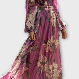 Hochwertiges lila Maxikleid mit Blütenmuster