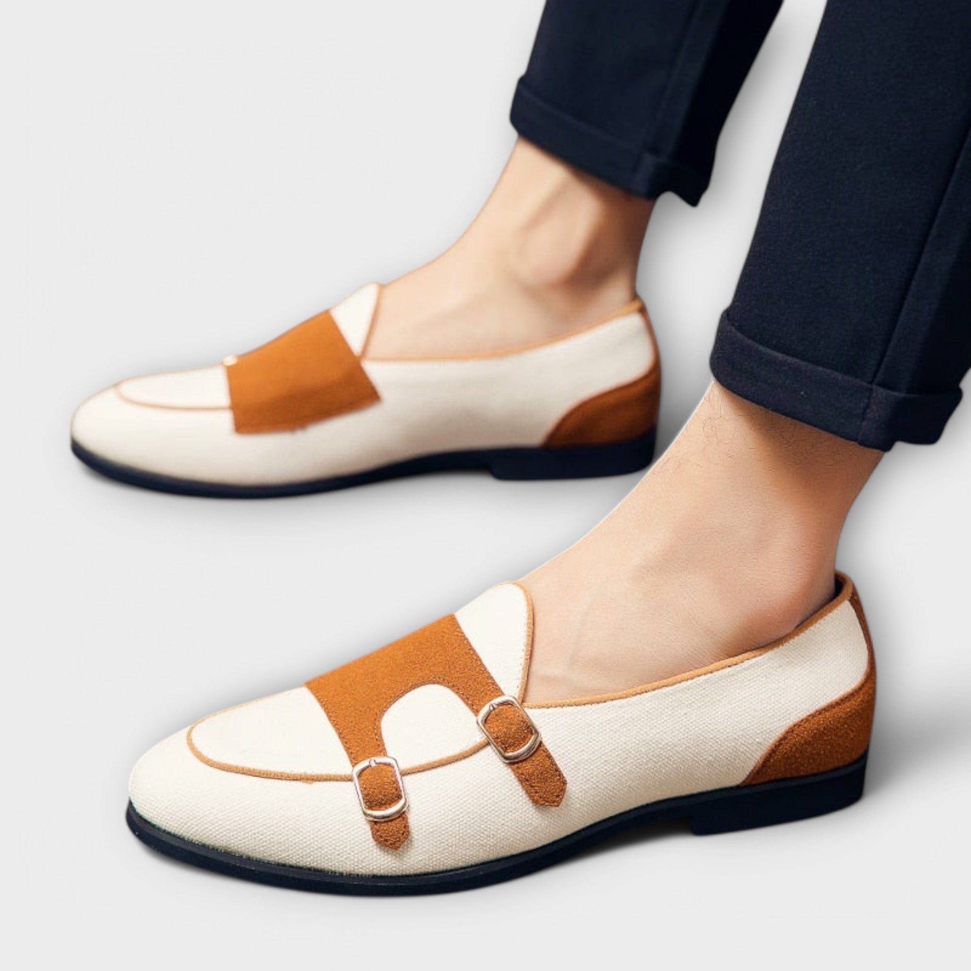 Margarete - Zweifarbige Slipper mit Riemen