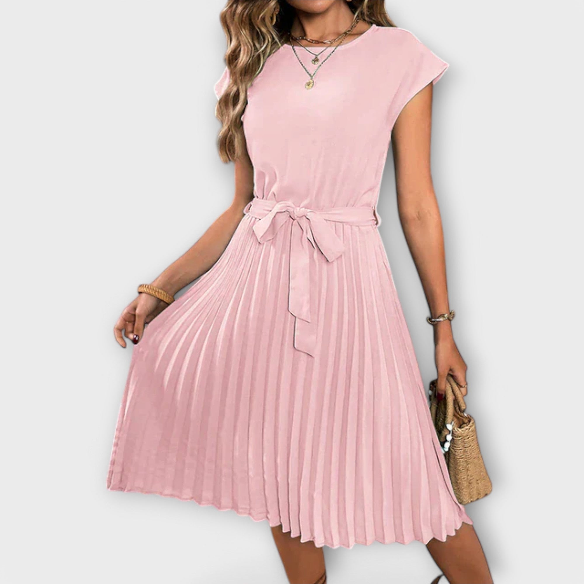 Claire - Schwarzes gefälteltes Midikleid mit Bindegürtel