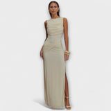Rieke - Beiges Maxikleid mit hohem Beinschlitz