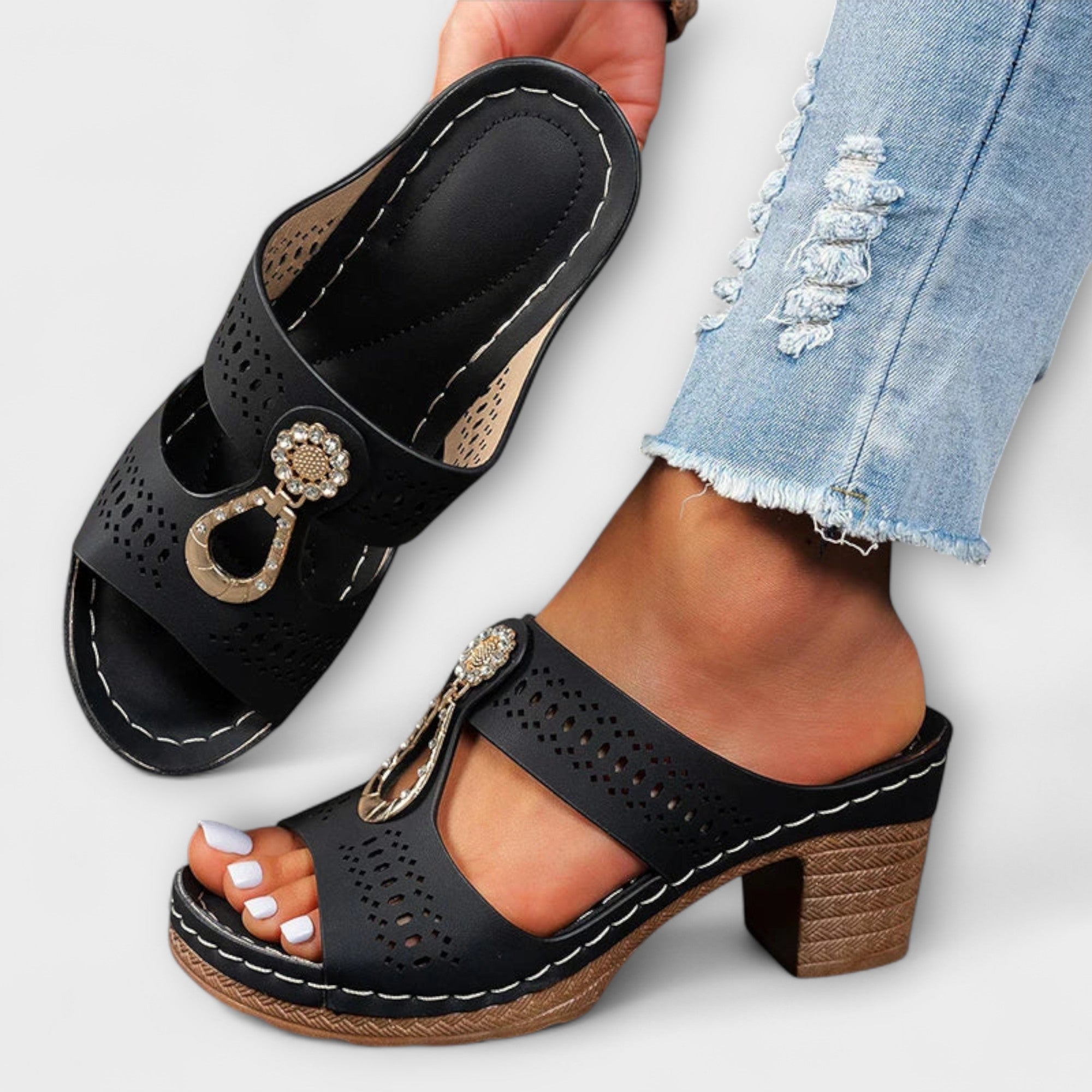 Margarete - Stilvolle Schwarze Sandalen
