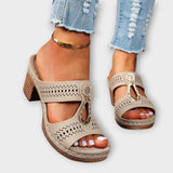 Margarete - Stilvolle Schwarze Sandalen