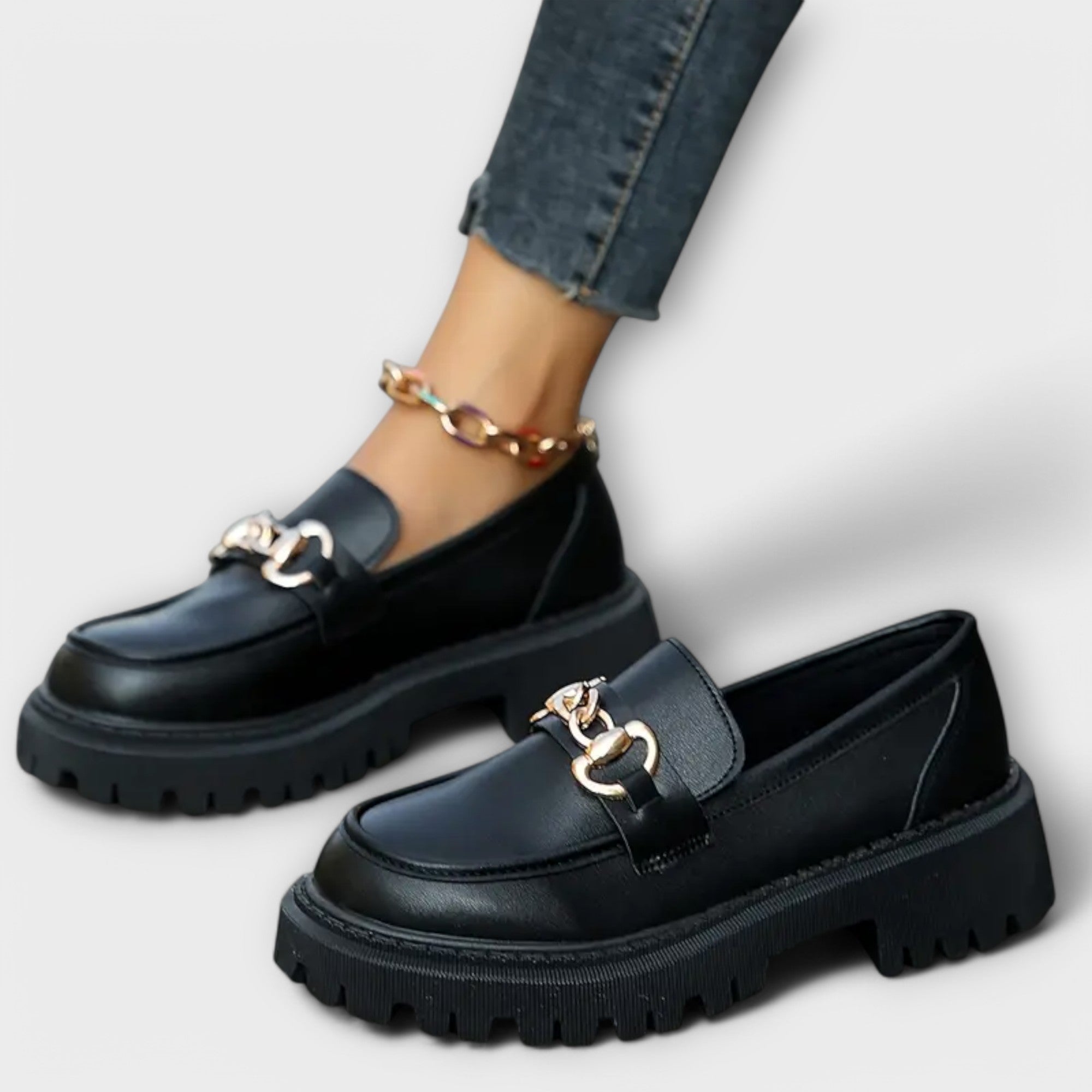 Hildrun - Schwarze Plateau-Loafer mit Spange