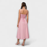 Hope - Cremefarbenes Kleid mit Rüschen und Schlitz