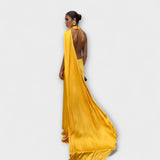 Schickes orangefarbenes Off-Shoulder-Halter-Maxikleid