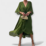 Amoura - Olivgrünes Chiffonkleid mit V-Ausschnitt