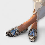 Reinhild - Leoparden-Slipper mit Spitze