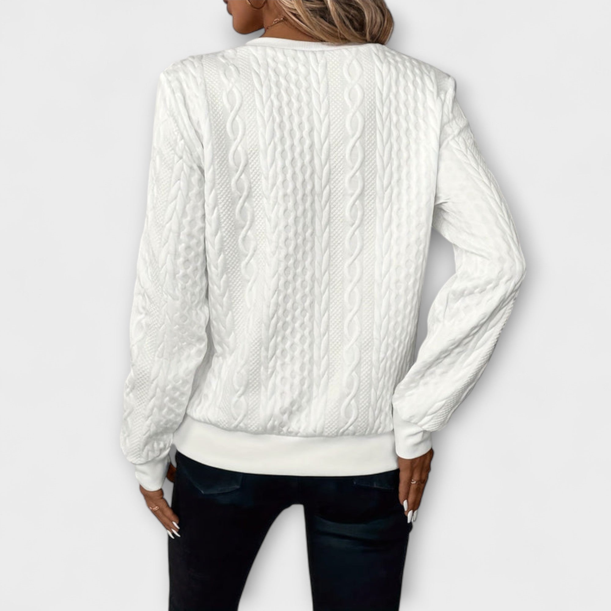 Joy - Weisser eleganter Strickpullover mit Zopfmuster