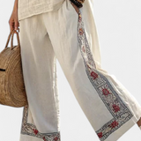 Amália - Beiges mediterranes Set mit Stickerei
