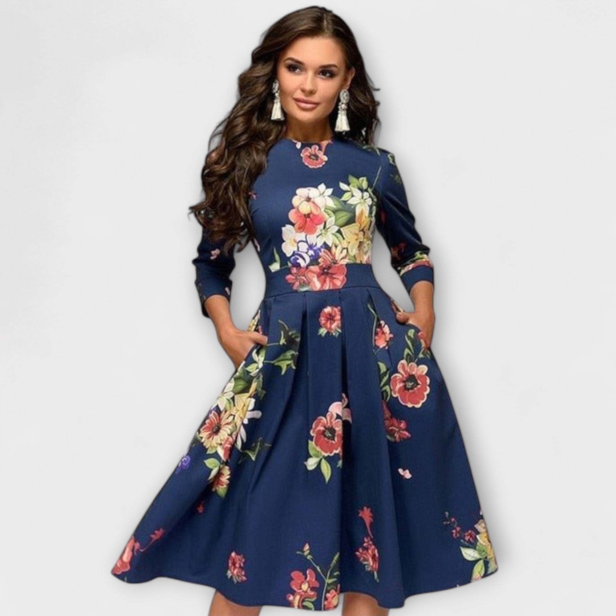 Retrozo - Cremefarbenes knielanges Kleid mit Blüten